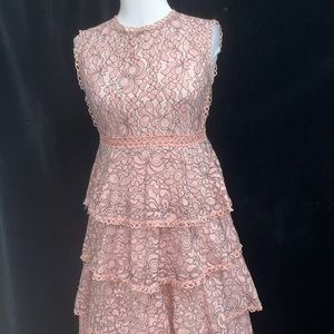 LE Lined Maxi Dress measurements in pictures kind of a peach lace/wedding dress?